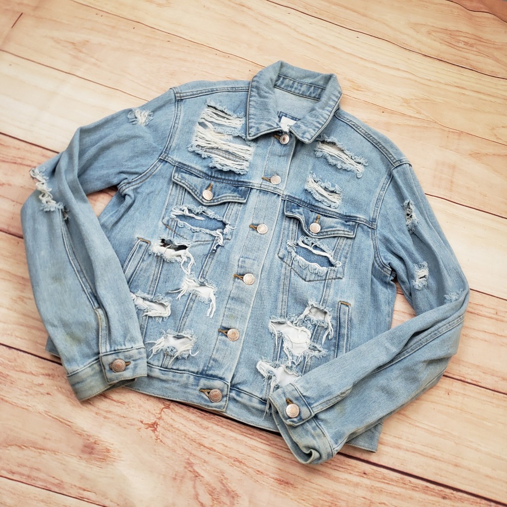 Forever 21 Denim Jacket Womens Large Light Blue Distressed Ripped Trucker Jean - Picture 2 of 10